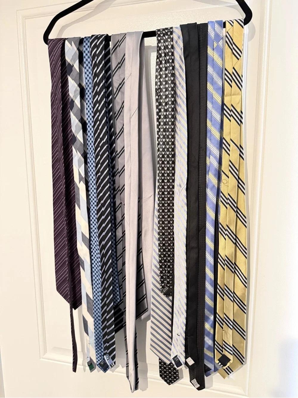 Lot of 10 Men’s Silk Neck Ties – Michael Kors, Tommy Hilfiger, Nautica & More